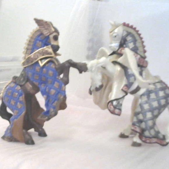 17 TH CENTERY MID EVIL NIGHTS IN ARMOR, FOR BATTLE - Picture 3 of 3